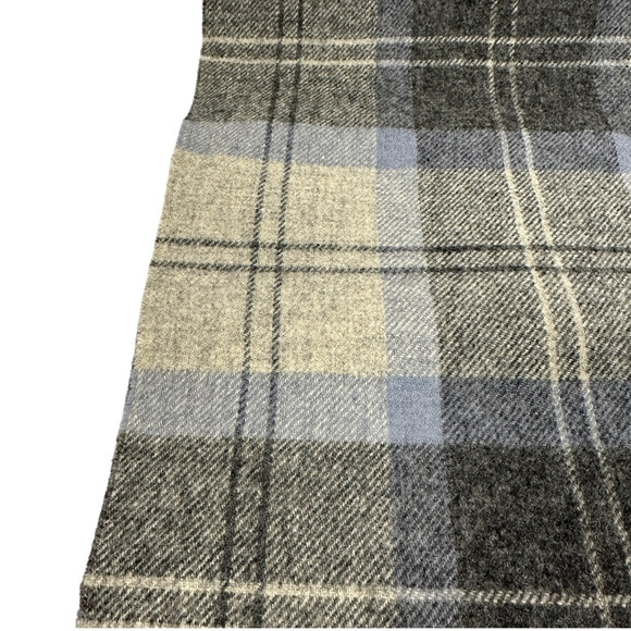 Vintage Saks Fifth Avenue Womens Scarf 100% Wool Gray Plaid Scotland Rectangle - Picture 2 of 5